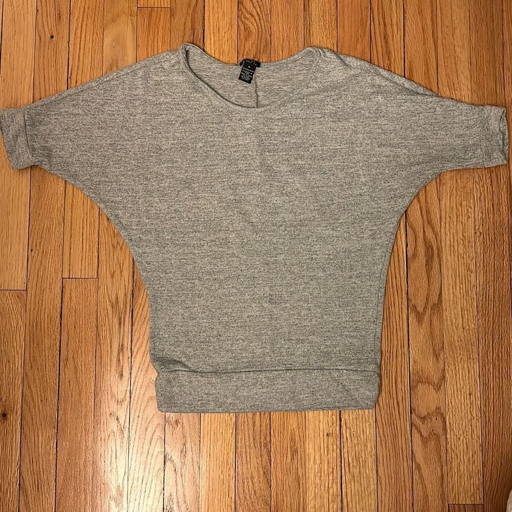 RUE21 top bundle - Picture 2 of 9